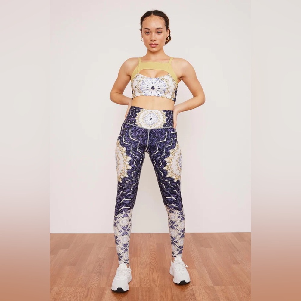 Wolven Reverie Reversible Four-Way Top & Reverie Legging matching set size XS